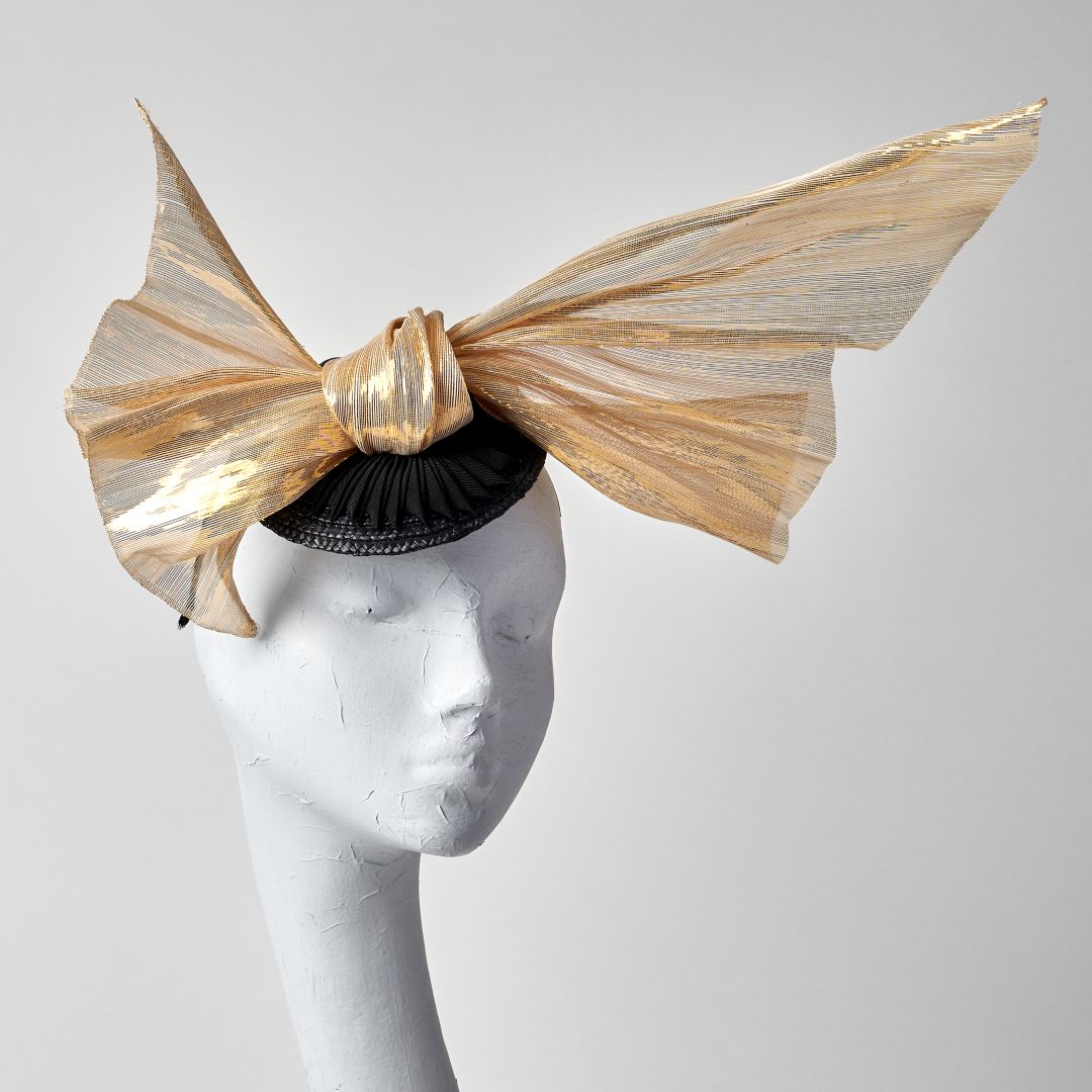 Black Beano with silk Albaca bow