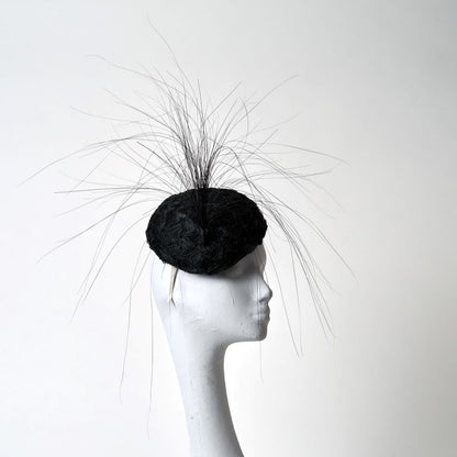 Mini beret with spray